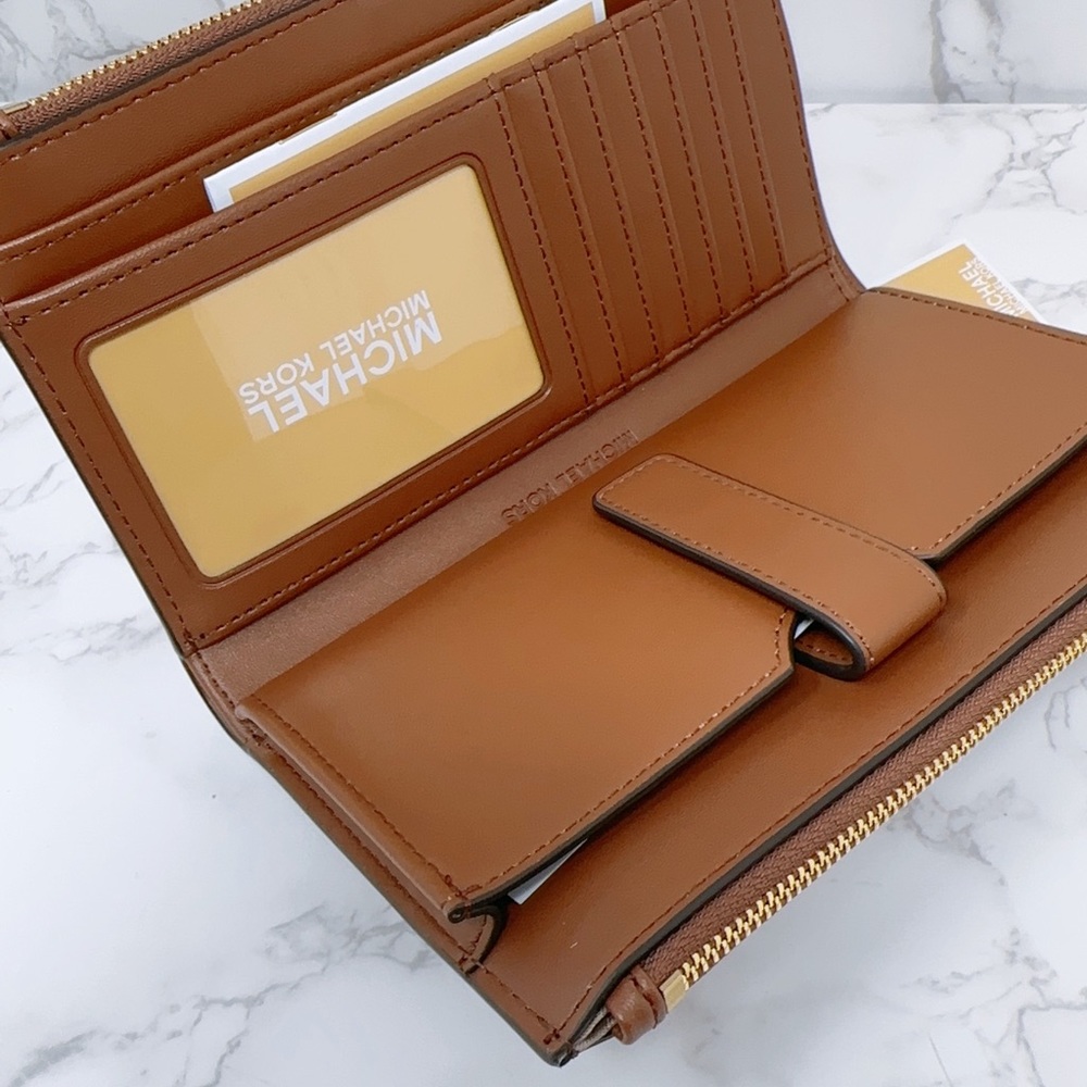 Michael Kors wallet - Picture 7 of 8